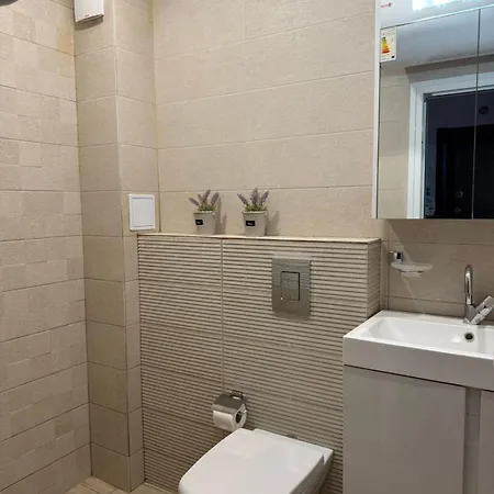 Lazzuro 7 Апартамент