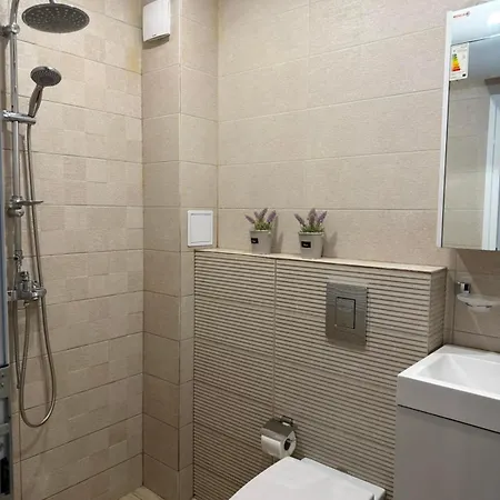 Апартамент Lazzuro 7 *