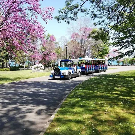 Апартамент Lazzuro 7 *