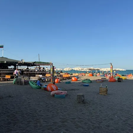 Lazzuro 7 Апартамент