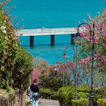 Lazzuro 7 * Бургас