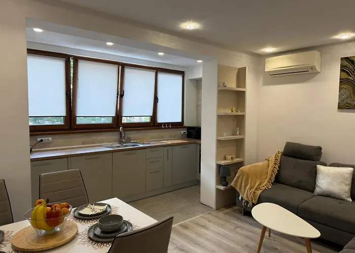 Lazzuro 7 Burgas City